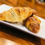 Croissant con queso/jamón